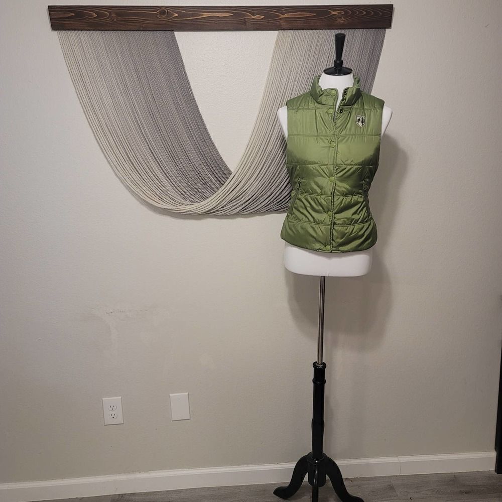 American Eagle Outfitters Puffer Vest Sz M